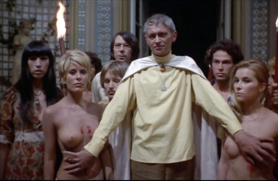 25P Nude vampires.