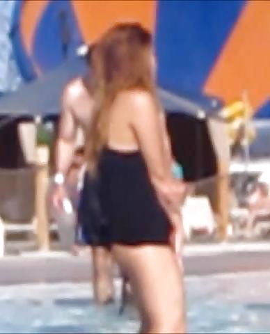 19P HOT Asian MILF with great ass at a water park