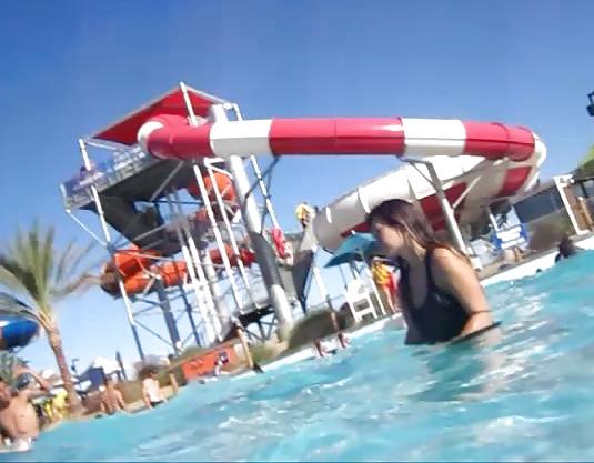 19P HOT Asian MILF with great ass at a water park