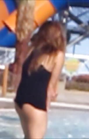 19P HOT Asian MILF with great ass at a water park