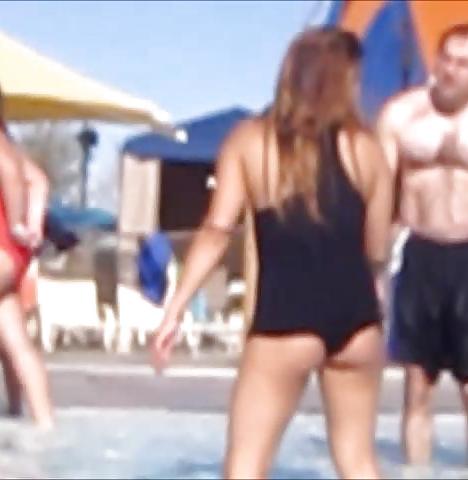 19P HOT Asian MILF with great ass at a water park