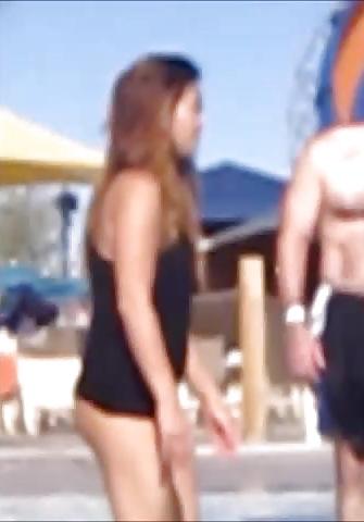 19P HOT Asian MILF with great ass at a water park