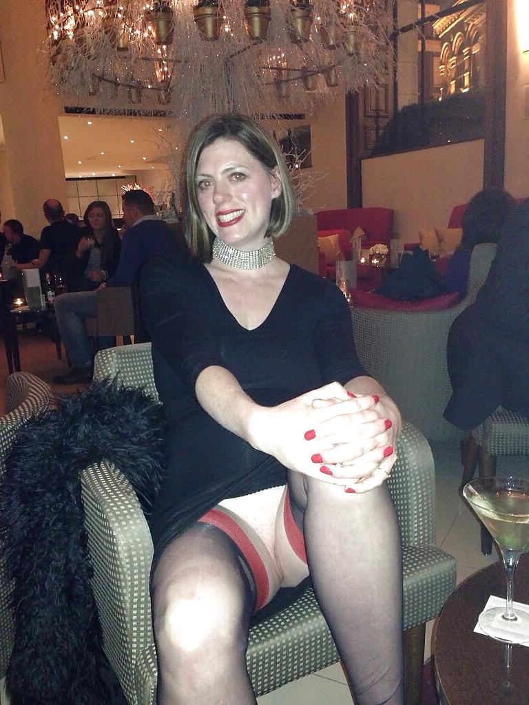 25P Upskirt No Panties 4
