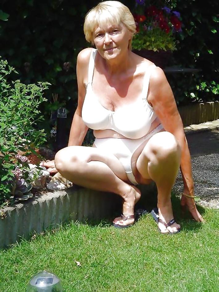 25P Superbe mamy