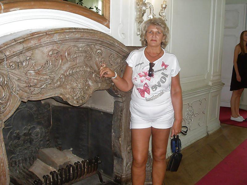 25P Granny Slut