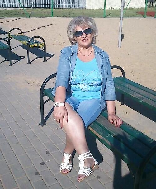 25P Granny Slut