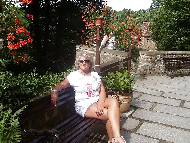 25P Granny Slut