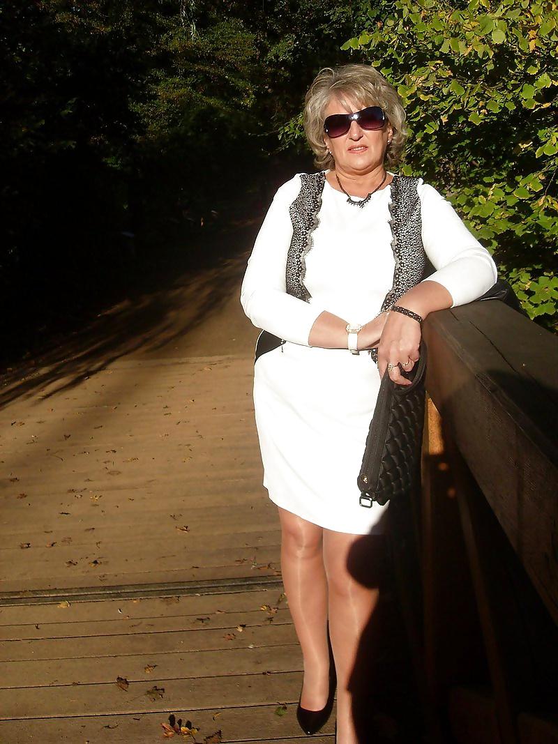 25P Granny Slut