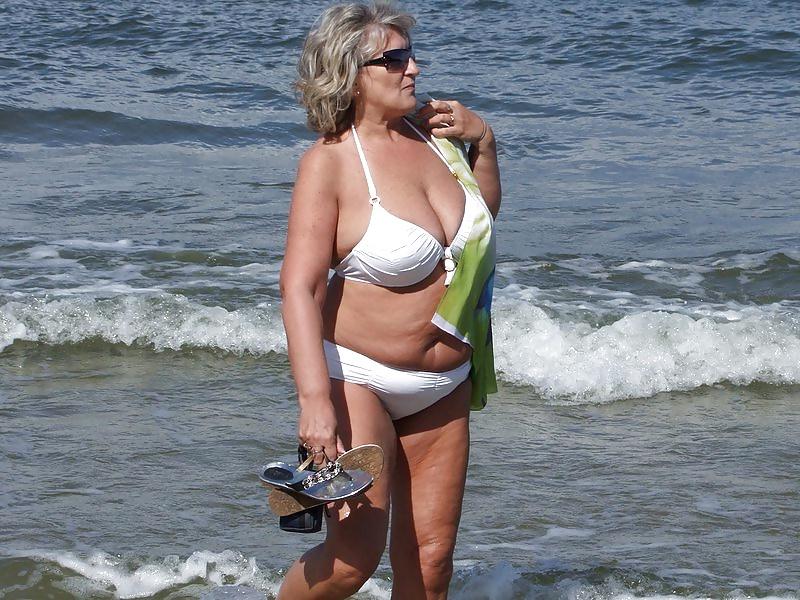 25P Granny Slut