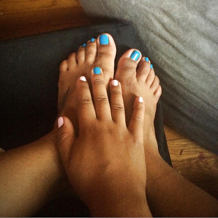 25P Beautiful BBW Feet