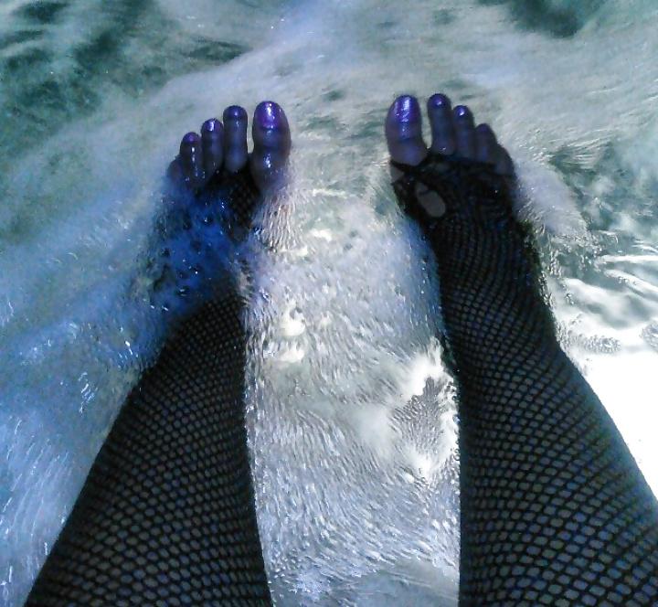 25P Beautiful BBW Feet