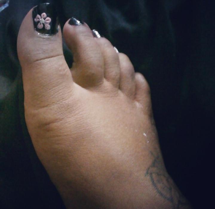 25P Beautiful BBW Feet