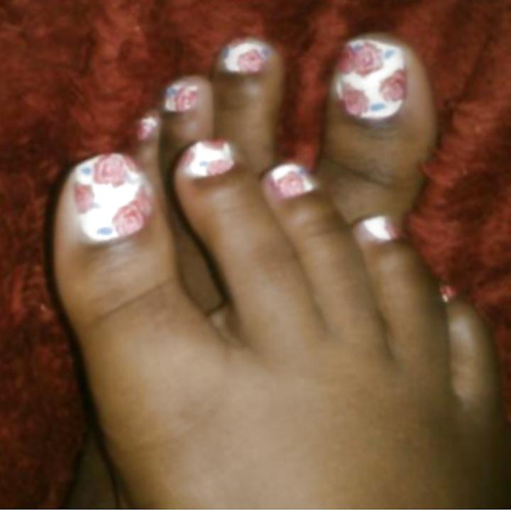 25P Beautiful BBW Feet