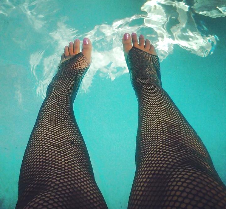 25P Beautiful BBW Feet
