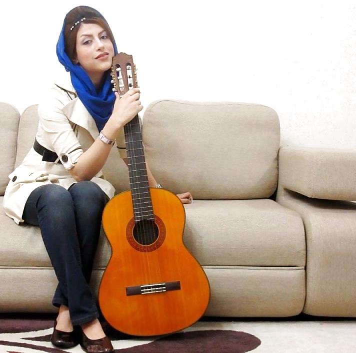 20P Persian Girls From FB 3