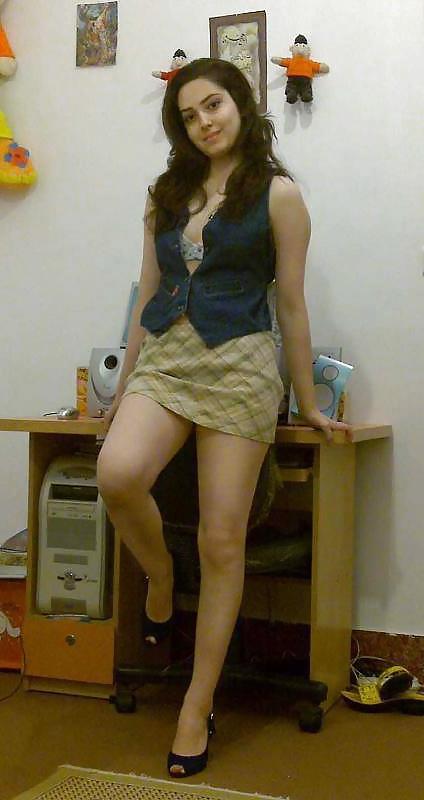 20P Persian Girls From FB 3