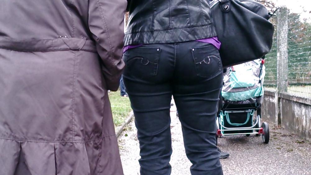 25P Voyeur 