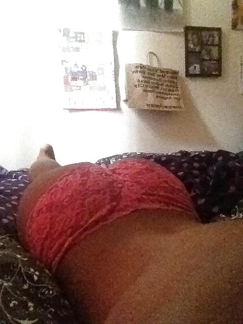7P Sexy black girl bares all