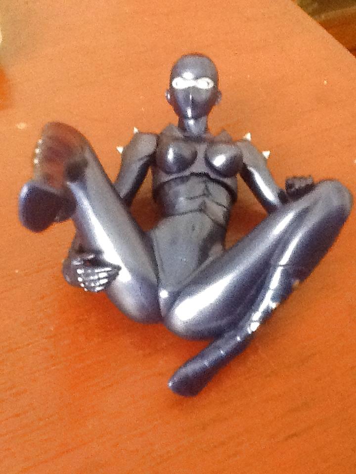 12P Lady Armaroid