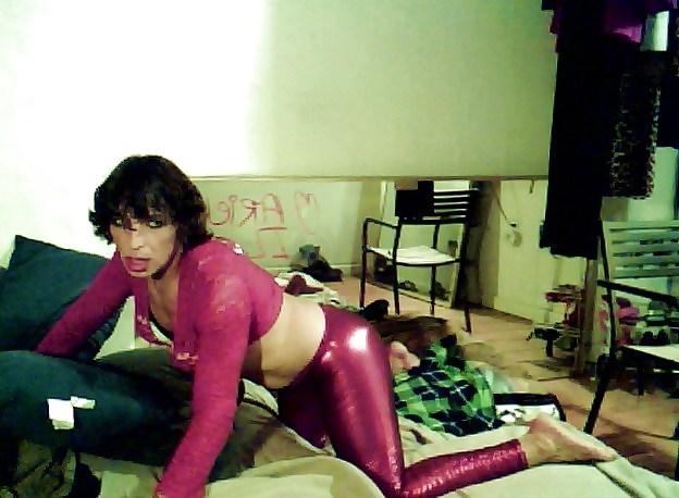 25P butt and body pics in different positions part 1