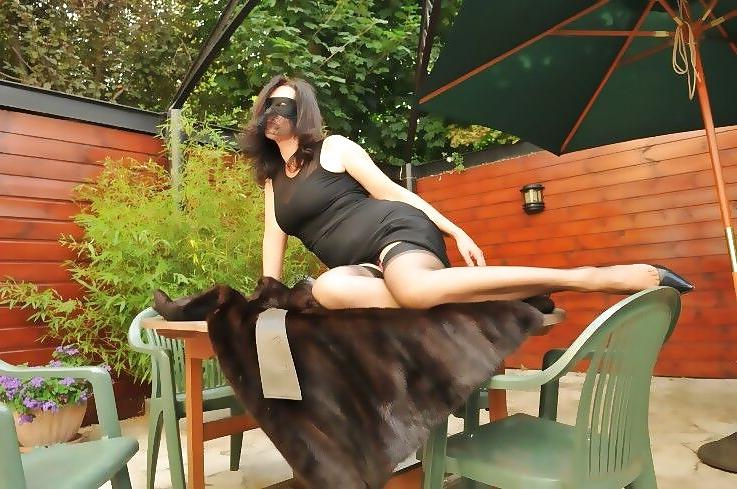 20P Rena sexy Mature Lady in  Stockings