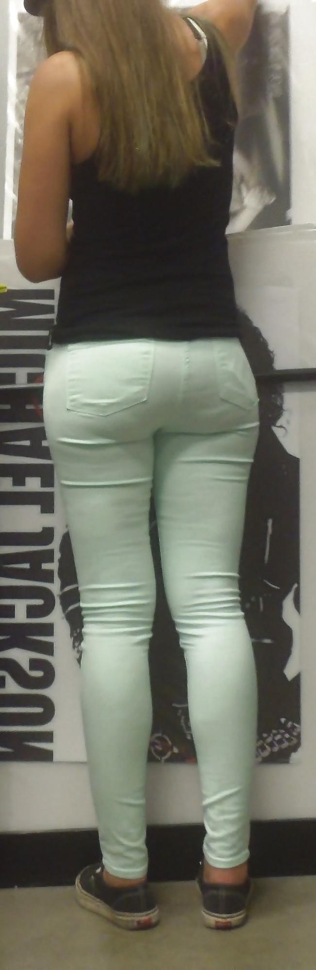 25P Big juicy teen ass & butt in jeans