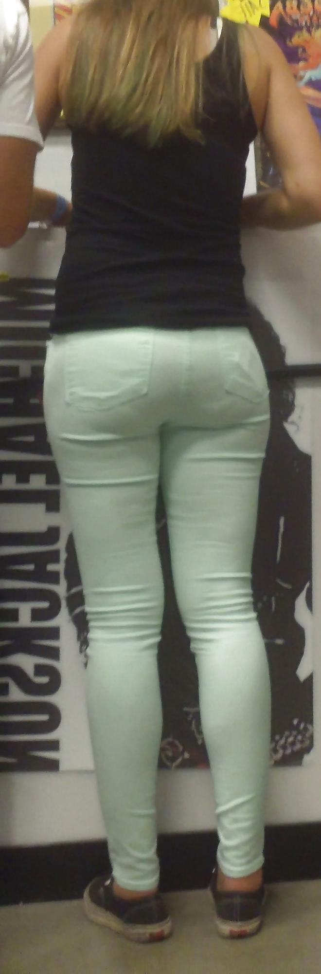 25P Big juicy teen ass & butt in jeans