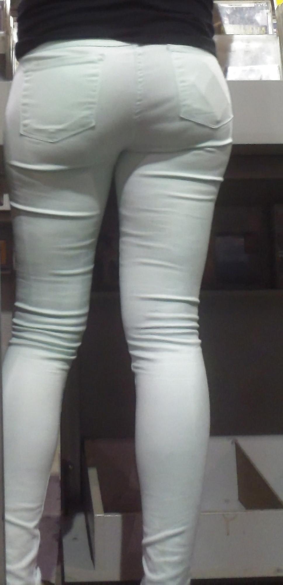 25P Big juicy teen ass & butt in jeans