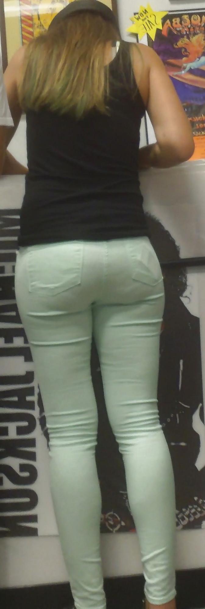 25P Big juicy teen ass & butt in jeans