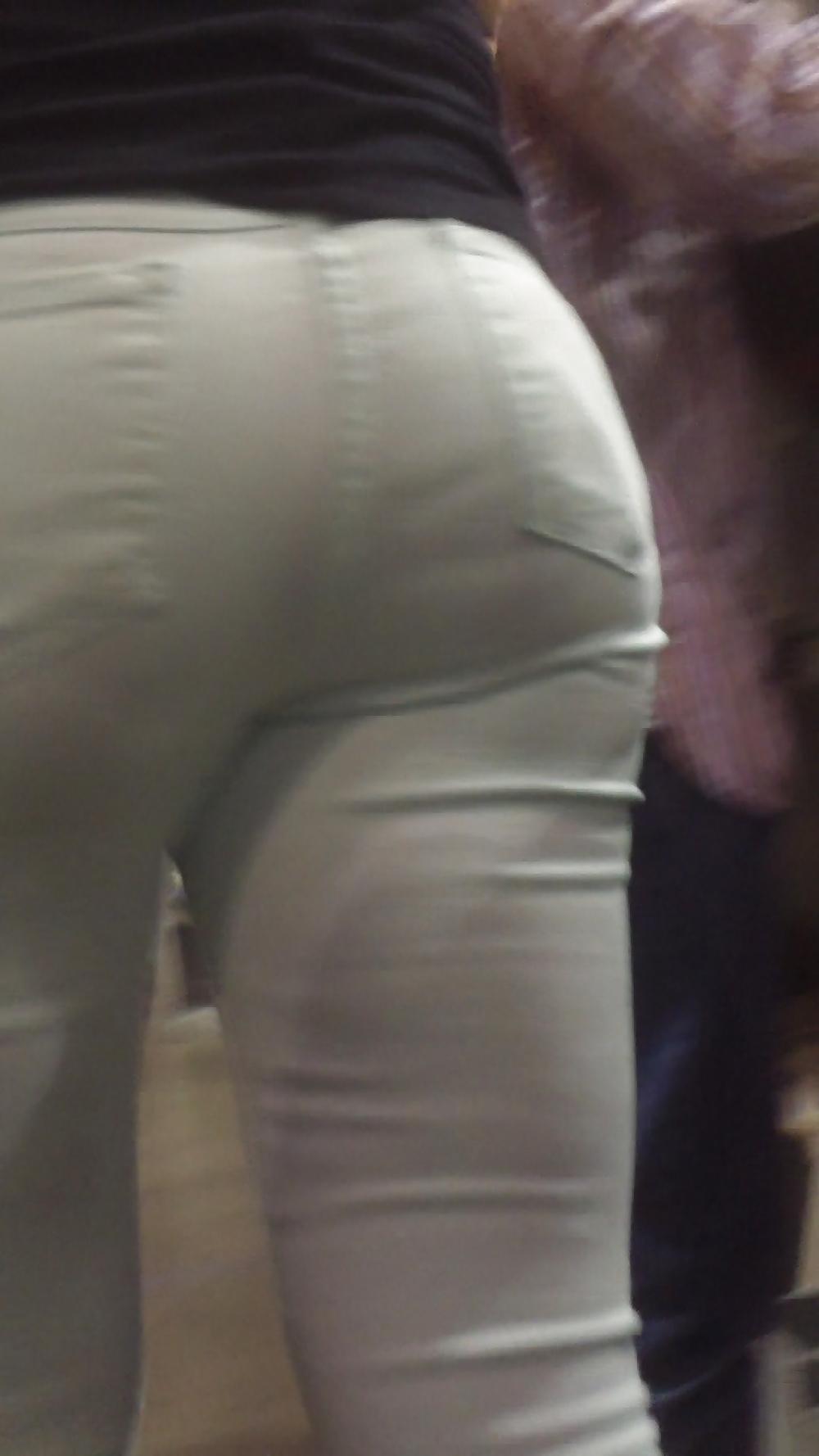 25P Big juicy teen ass & butt in jeans
