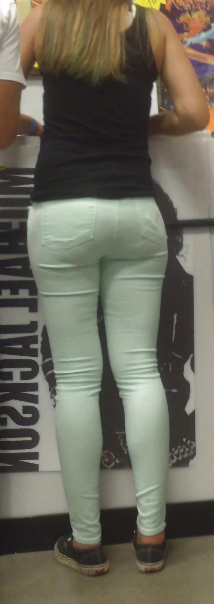 25P Big juicy teen ass & butt in jeans