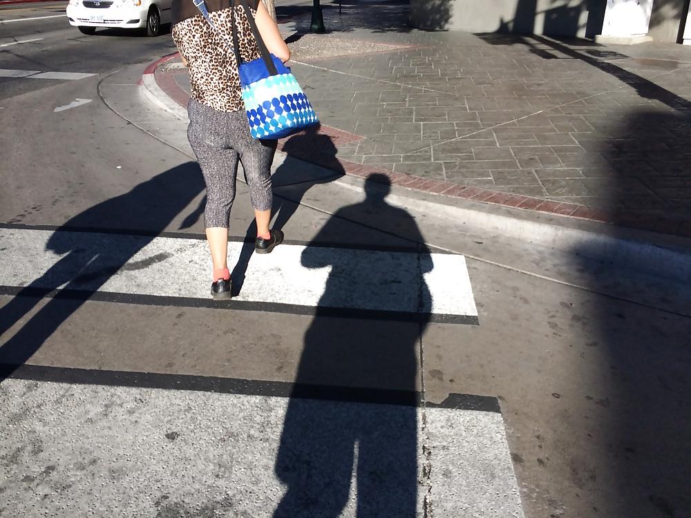 15P Juicy Mature Latina Butt 001