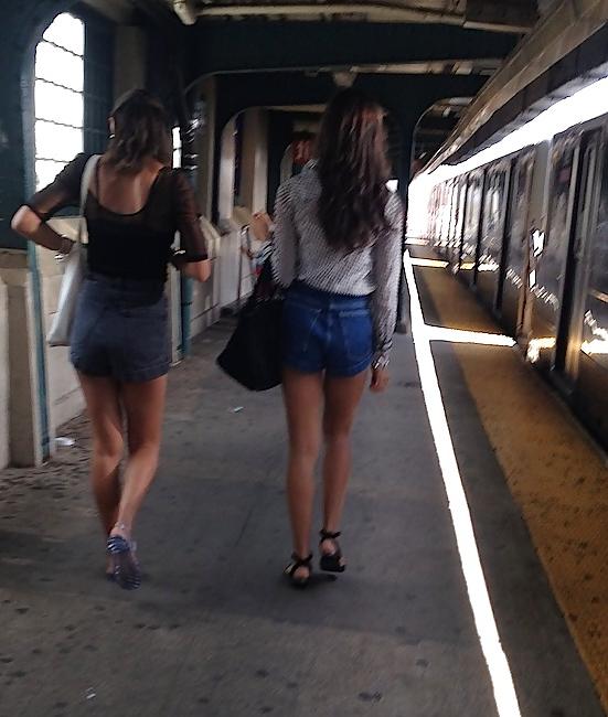 6P NYC Voyeur mix 01