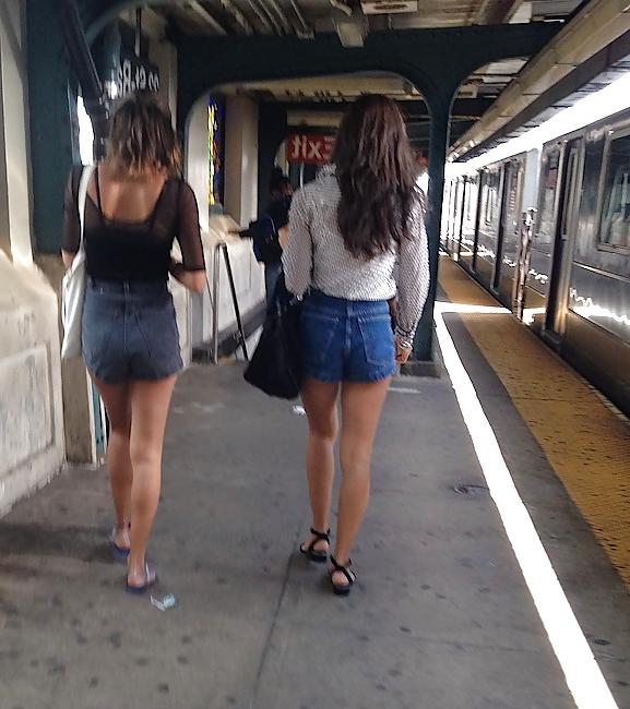6P NYC Voyeur mix 01