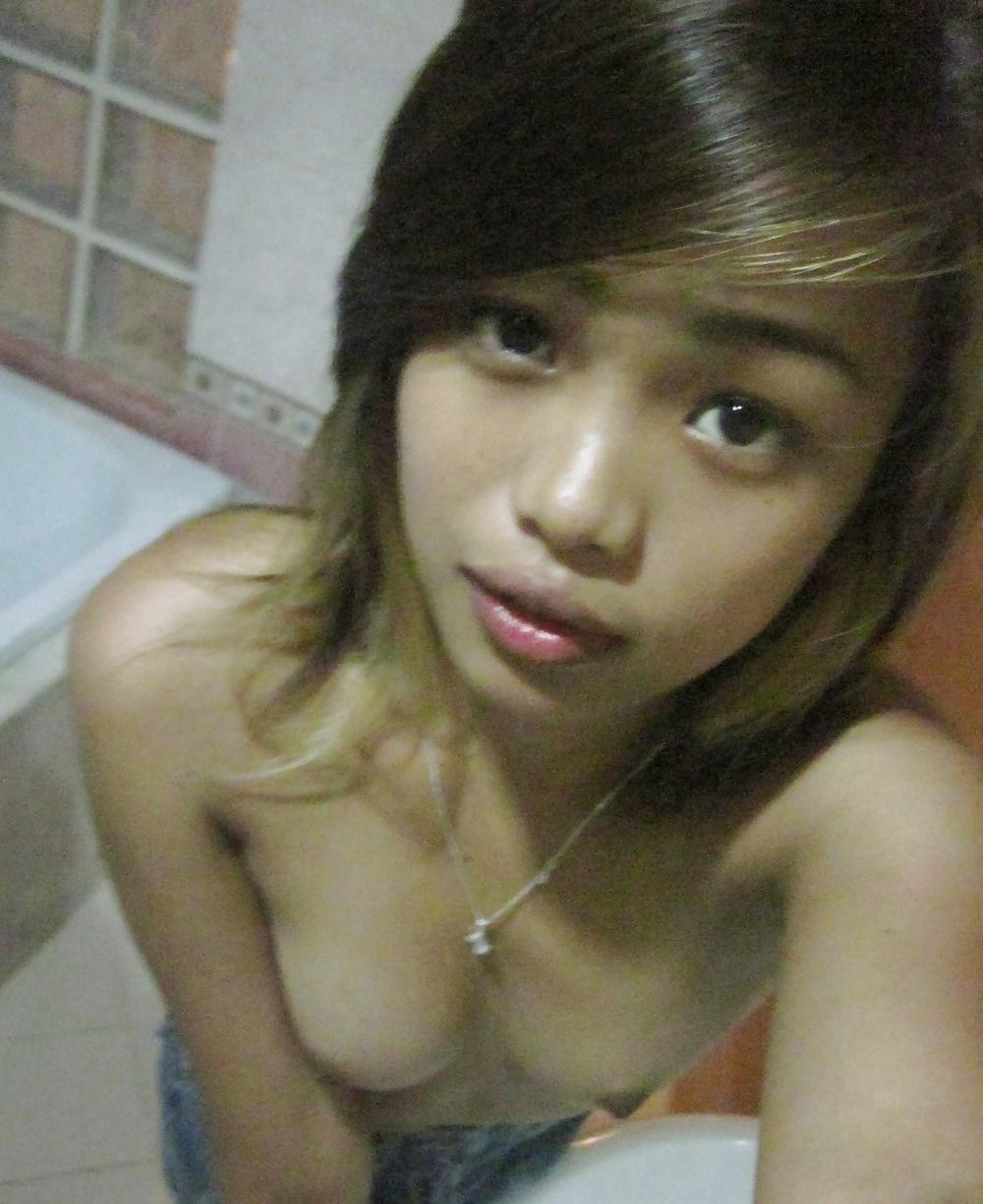 25P Sexy Asian Teen Self Shots 5