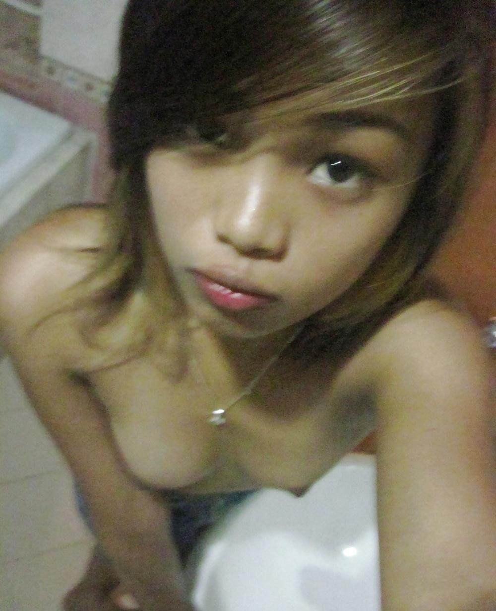25P Sexy Asian Teen Self Shots 5