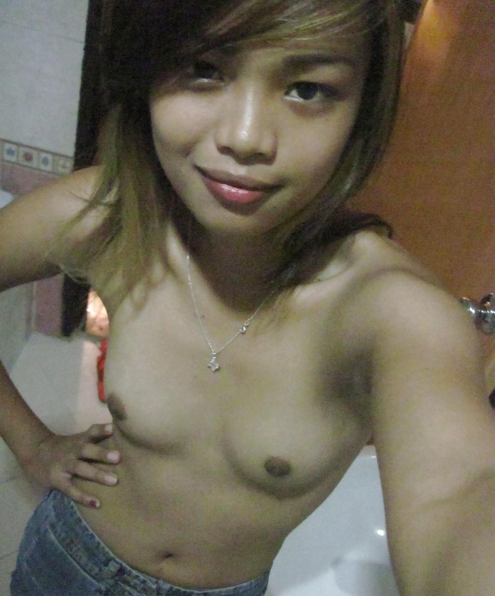 25P Sexy Asian Teen Self Shots 5
