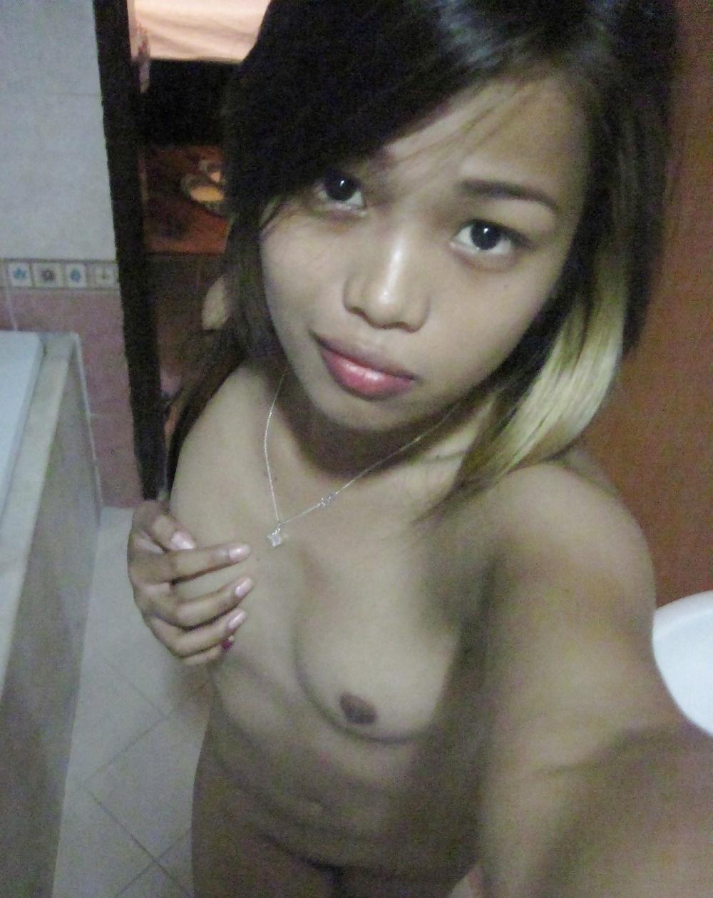 25P Sexy Asian Teen Self Shots 5