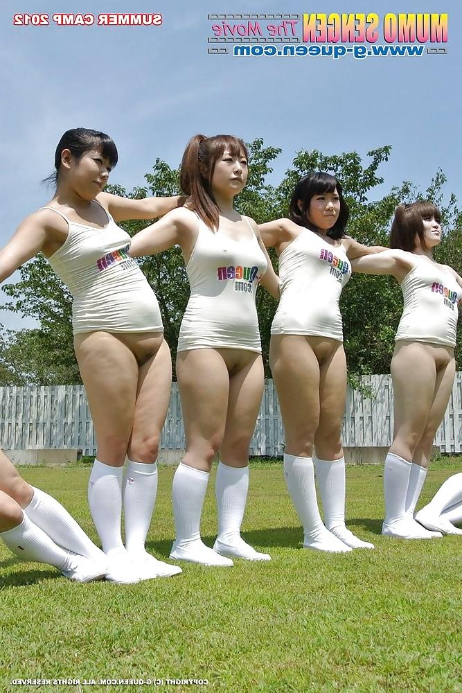 15P Sexy Naked Asian Girls Play Outdoors