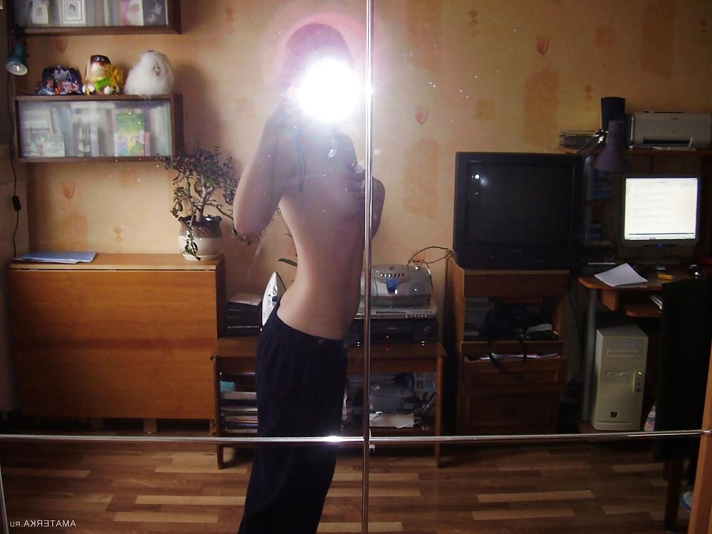 15P Russian girl wants to be photographed