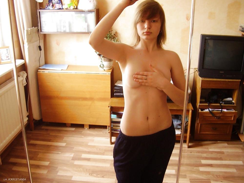 15P Russian girl wants to be photographed