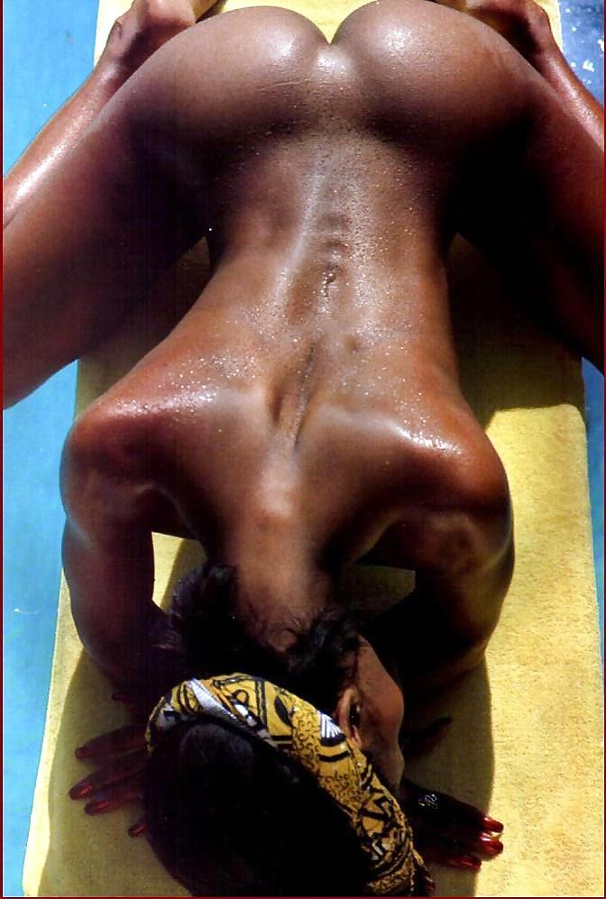 14P CLASSIC BLACK MILFS AND MATURES VOL.25