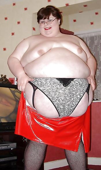 25P Mature BBWs in stockings 28