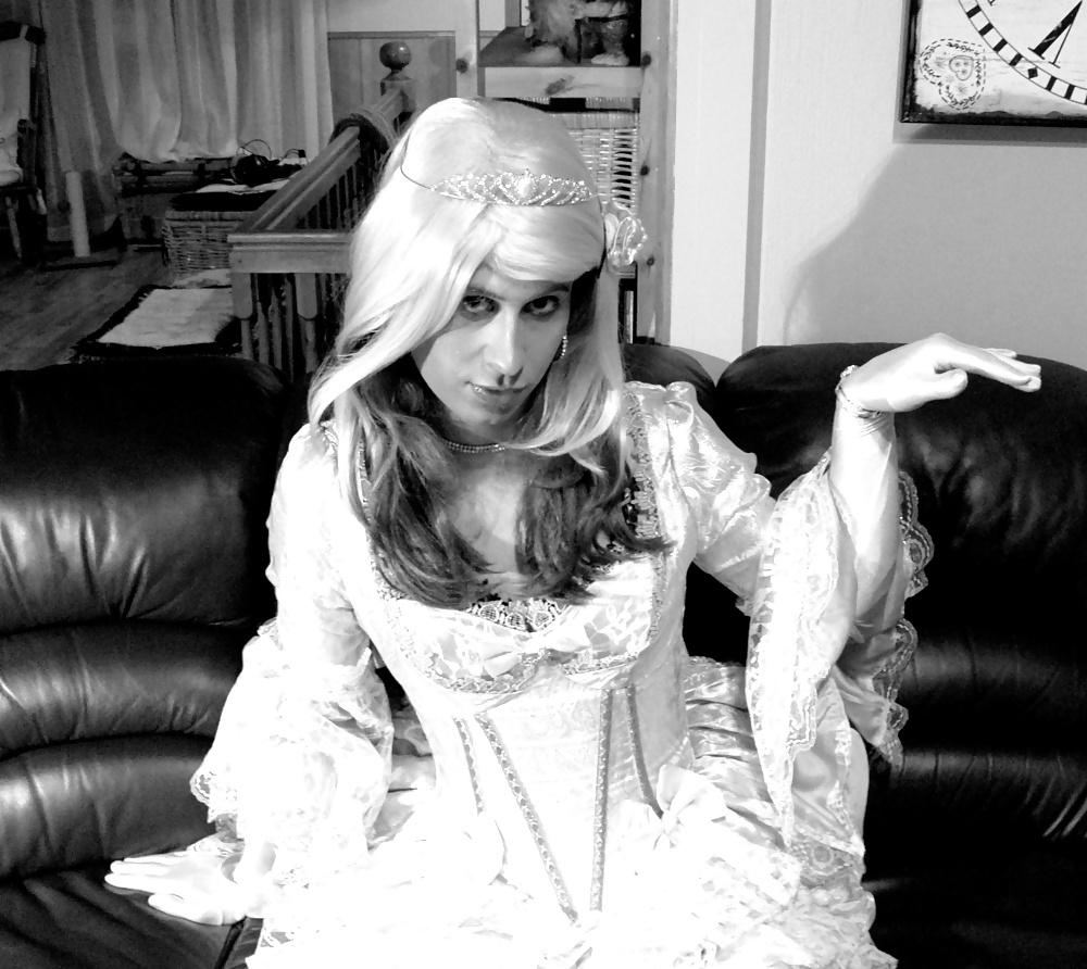 12P Vixen of versailles