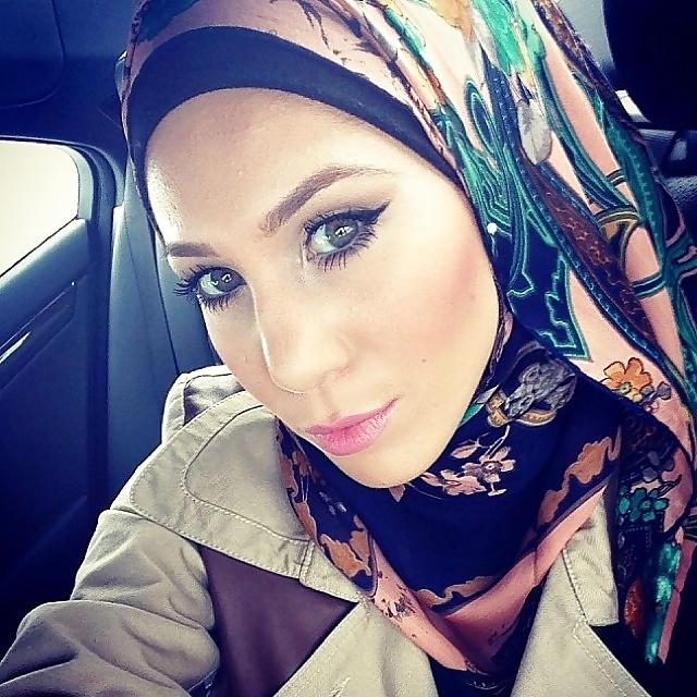 17P Sexy hijabi girll  - she's virgin ...