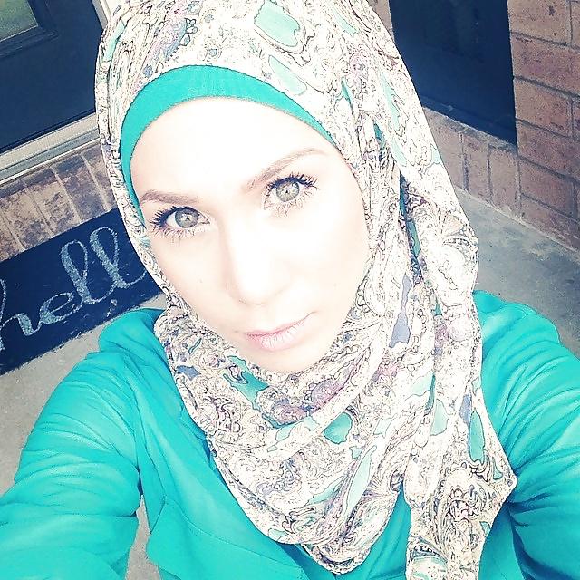 17P Sexy hijabi girll  - she's virgin ...