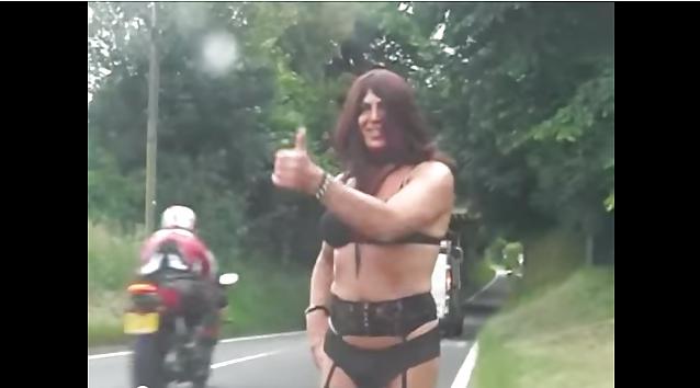 9P travesti salope exhib