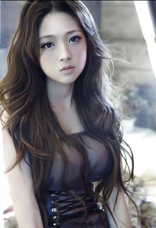 25P Non nude asians 