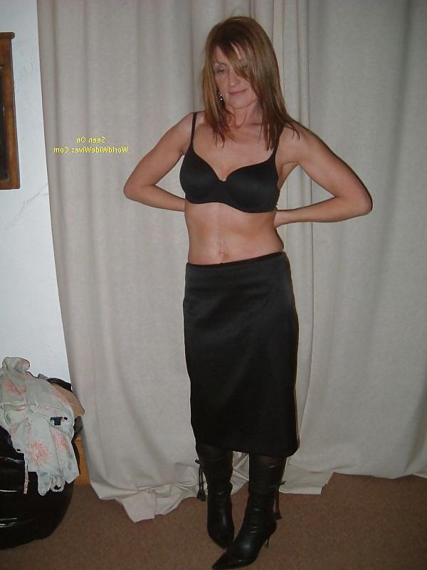 10P Amateur mature lady Gill.