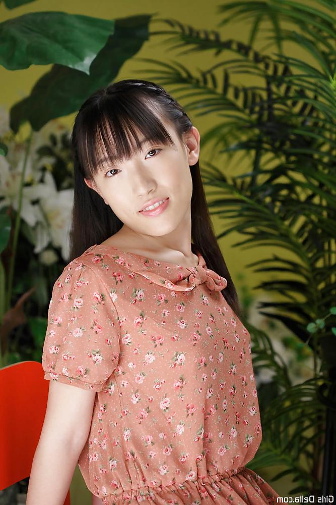 25P Young Asian Girls